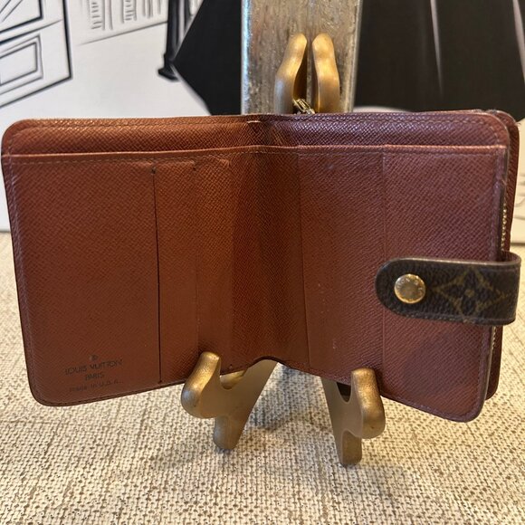 Louis Vuitton Juliette Wallet - Picture 9 of 12